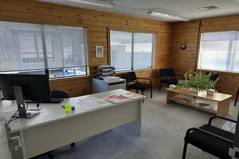 Photo of property in 337 Devon Street West, New Plymouth, 4310