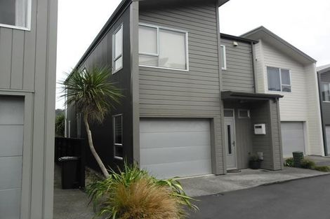 Photo of property in 10/3 Severn Street, Island Bay, Wellington, 6023