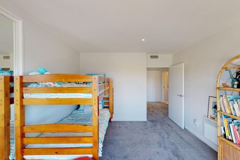 Photo of property in 59a Mana View Road, Paremata, Porirua, 5026