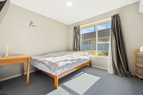 Photo of property in 5 Mckellar Place, Hornby, Christchurch, 8042
