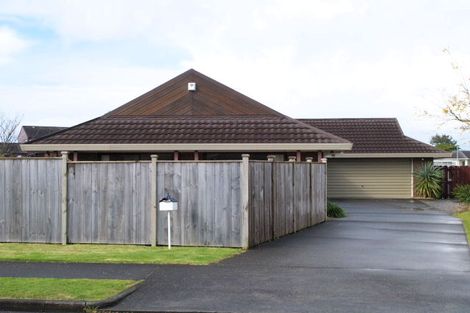 Photo of property in 4 Mirabell Place, Golflands, Auckland, 2013