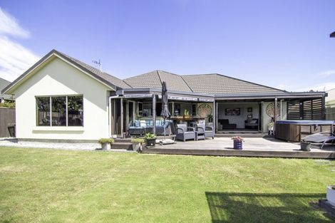 Photo of property in 119 Pacific Drive, Fitzherbert, Palmerston North, 4410