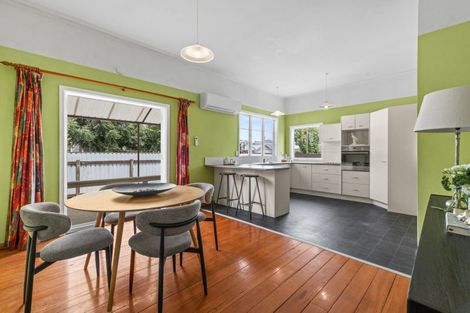 Photo of property in 701 Avenue Road West, Saint Leonards, Hastings, 4120