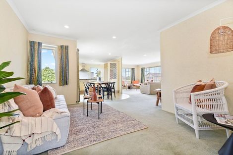 Photo of property in 37 Nottingham Drive, Hamilton East, Hamilton, 3216