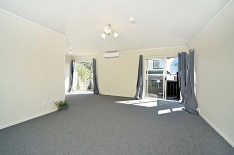 Photo of property in 2/50 Sikkim Crescent, Clover Park, Auckland, 2019