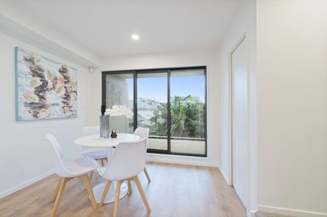 Photo of property in 8/11 Hereford Street, Te Atatu Peninsula, Auckland, 0610