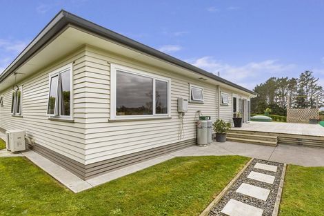 Photo of property in 325 Richmond Road, Lepperton, New Plymouth, 4373
