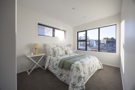 Photo of property in 2 Tarapuka Road, Kenepuru, 5022