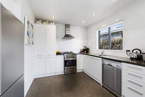 Photo of property in 13a Wayside, Miramar, Wellington, 6022