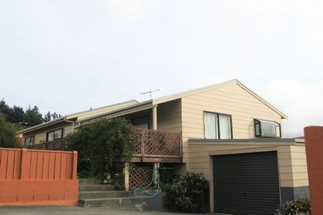 Photo of property in 16 Fenchurch Grove, Stokes Valley, Lower Hutt, 5019