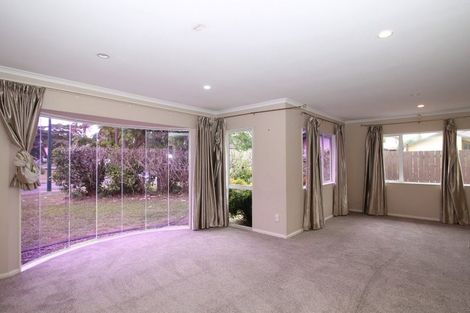 Photo of property in 2 Cambrian Crescent, Flat Bush, Auckland, 2016