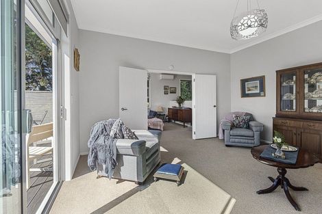 Photo of property in 525e Mangorei Road, Highlands Park, New Plymouth, 4312
