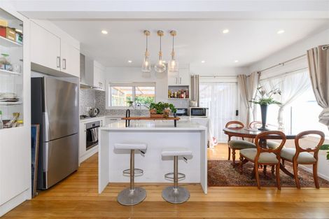 Photo of property in 486 Te Atatu Road, Te Atatu Peninsula, Auckland, 0610