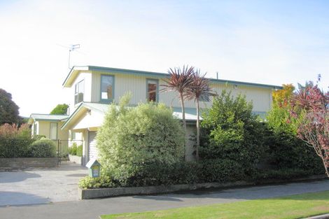 Photo of property in 12 Tuirau Place, Ilam, Christchurch, 8041