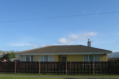 Photo of property in 7 Fantame Street, Cannons Creek, Porirua, 5024