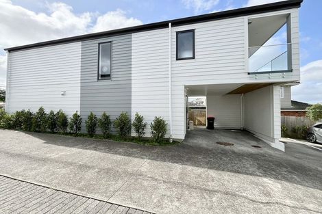 Photo of property in 1/98 Lincoln Park Avenue, Massey, Auckland, 0614