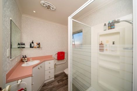 Photo of property in 28 Nikau Street, Inglewood, 4330