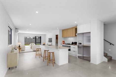 Photo of property in 10 Seafoam Road, Rosehill, Papakura, 2113