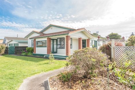 Photo of property in 250 Cornfoot Street, Castlecliff, Whanganui, 4501
