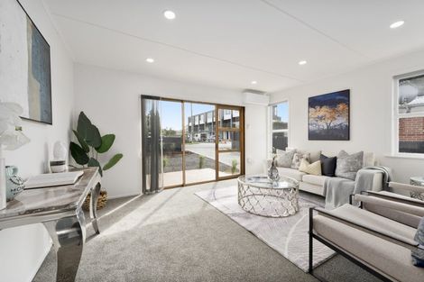 Photo of property in 33 Longburn Road, Henderson, Auckland, 0610