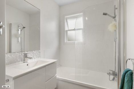 Photo of property in 19 Church Street, Northcote Point, Auckland, 0627