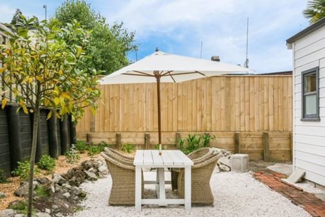 Photo of property in 159 Carlyle Street, Napier South, Napier, 4110