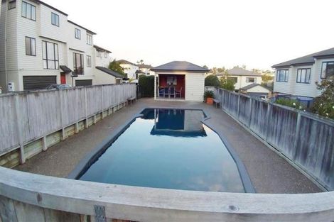 Photo of property in 19/22 Northcross Drive, Oteha, Auckland, 0632