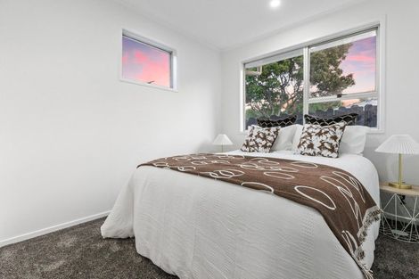 Photo of property in 40b Tiroroa Avenue, Te Atatu South, Auckland, 0610