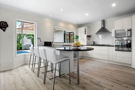 Photo of property in 3a The Mews, Shamrock Park, Auckland, 2016