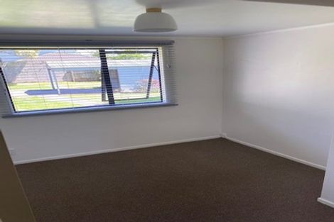 Photo of property in 1/98 Titirangi Road, New Lynn, Auckland, 0600