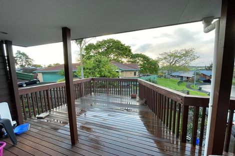 Photo of property in 25 Lochend Place, Highland Park, Auckland, 2010