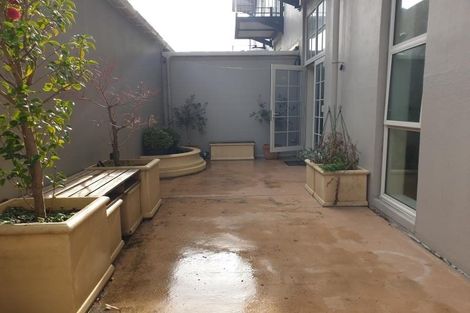 Photo of property in 2/37 Majoribanks Street, Mount Victoria, Wellington, 6011