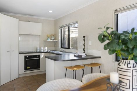 Photo of property in 1a Eaglen Place, Howick, Auckland, 2010