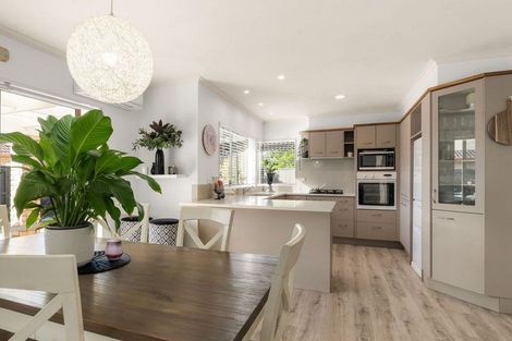 Photo of property in 4 Amery Place, Papamoa Beach, Papamoa, 3118