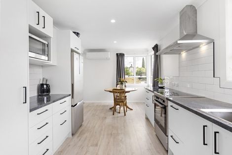 Photo of property in 222 High Street North, Carterton, 5713