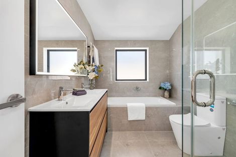 Photo of property in 22 Korowhiti Road, Clarks Beach, 2122