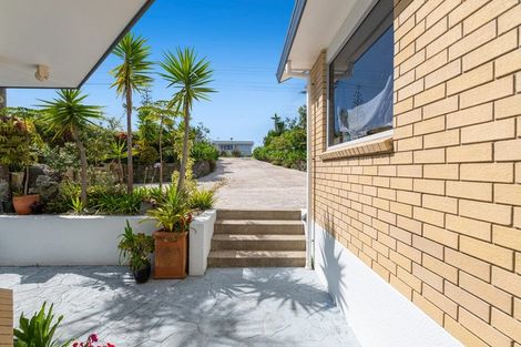 Photo of property in 1326 Whangaparaoa Road, Army Bay, Whangaparaoa, 0930