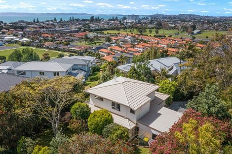 Photo of property in 13 Orewa Heights Crescent, Orewa, 0931