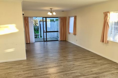 Photo of property in 20 Golfland Drive, Golflands, Auckland, 2013