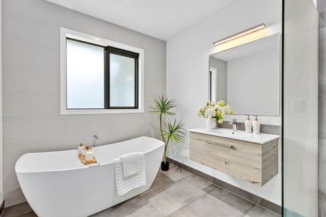 Photo of property in 62 Alan Livingston Drive, Cambridge, 3434