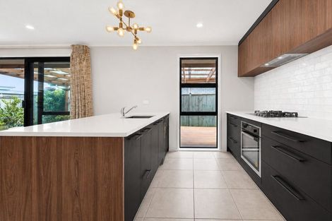 Photo of property in 30 Waituarua Drive, Takanini, 2112