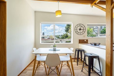 Photo of property in 2/35a Rangatira Road, Beach Haven, Auckland, 0626