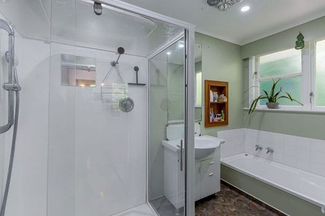 Photo of property in 11 Acheron Road, Paremata, Porirua, 5026