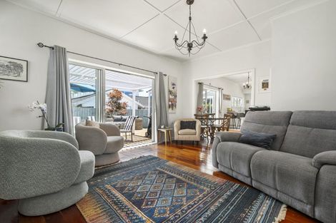 Photo of property in 1/24 Toroa Street, Torbay, Auckland, 0630