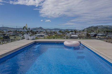 Photo of property in 5 Joyce Harsant Place, Cooks Beach, 3591