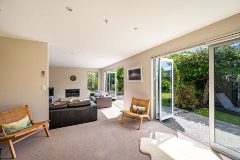 Photo of property in 52 Kelliher Drive, Wanaka, 9305