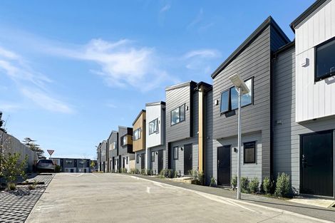 Photo of property in 6/241 Don Buck Road, Massey, Auckland, 0614