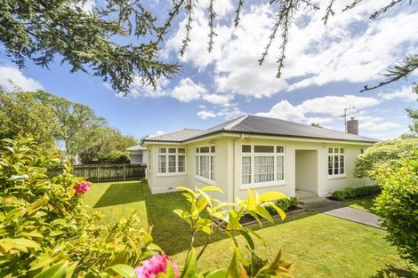 Photo of property in 32 Rangitira Avenue, Palmerston North, 4414