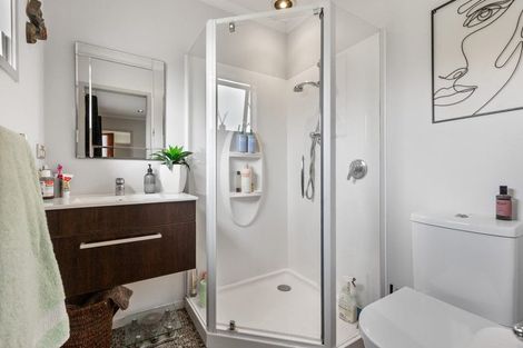 Photo of property in 124 Boord Crescent, Kumeu, 0891