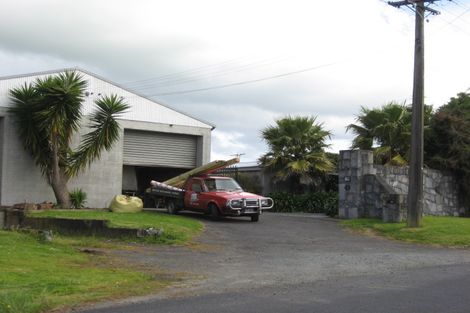Photo of property in 49 Tawa Road, Kumeu, 0891